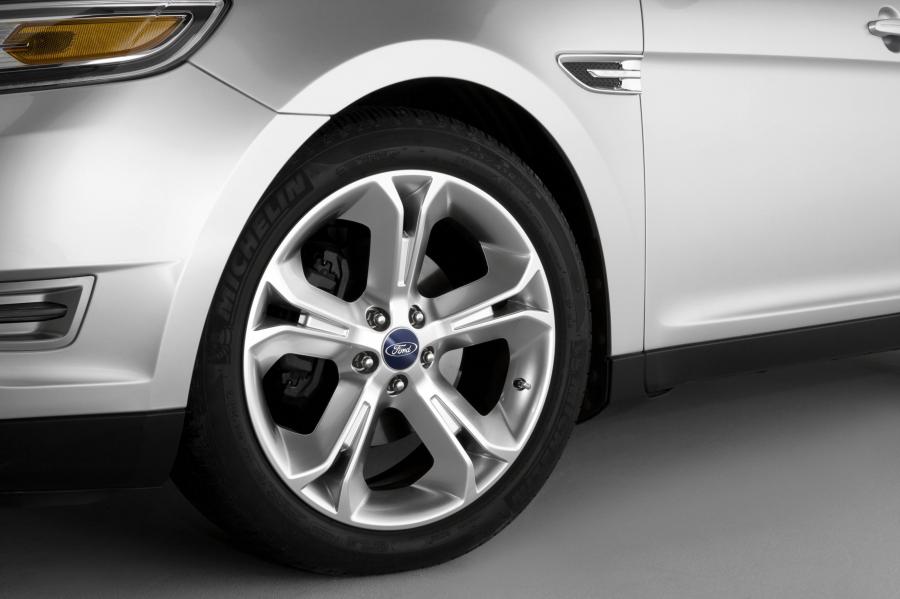  Ford Taurus SHO 2010 года  (фото 227 из 248)